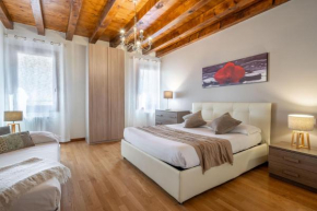 Design Palace Apartment
